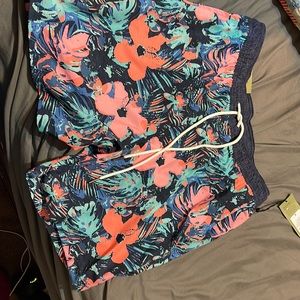 Swim trunks mens medium